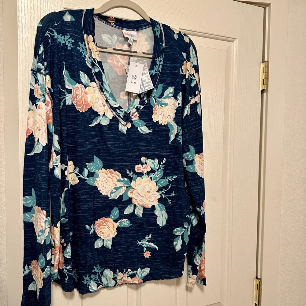 LuLaRoe Navy Floral Long Sleeve Top EUC